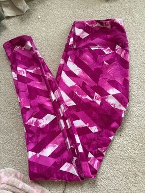 Old Navy Magenta Geometric Workout Leggings